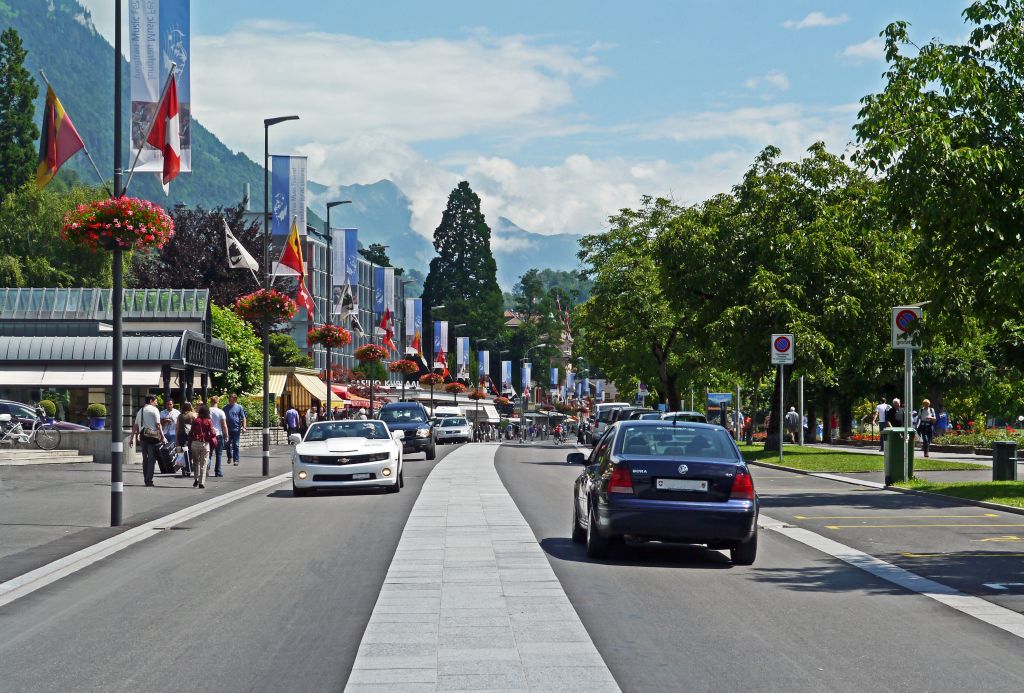 Interlaken travel Guide - main boulevard