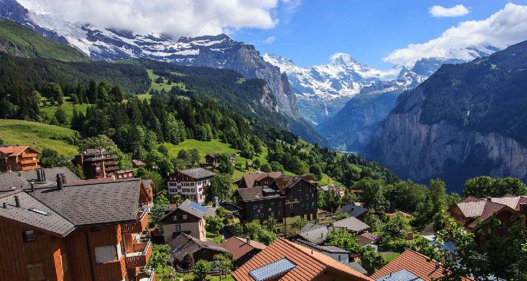 Switzerland’s Most Charming Small Towns to Visit: Jungfrau and Lauterbrunnen valley