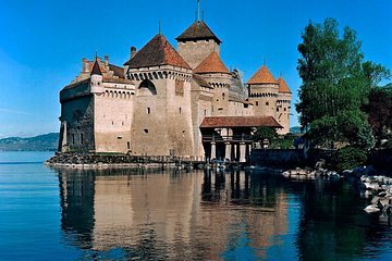 Geneva: Private Cruise on Lake Geneva with Aperitif