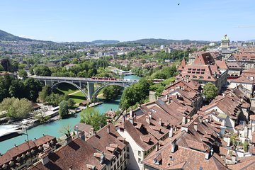 Daytrip to Swiss Villages: Interlaken Grindelwald & Lauterbrunnen 3 Layover in Bern a Private Tour with a local: Best Highlights of Bern